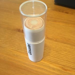 Glossier haloscope in quartz
